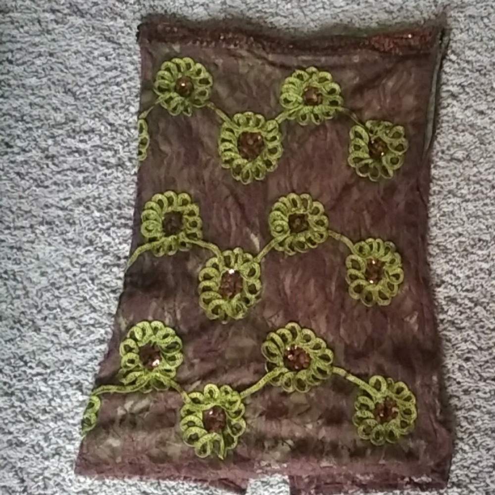 Sleeveless brown & green lace top-lined